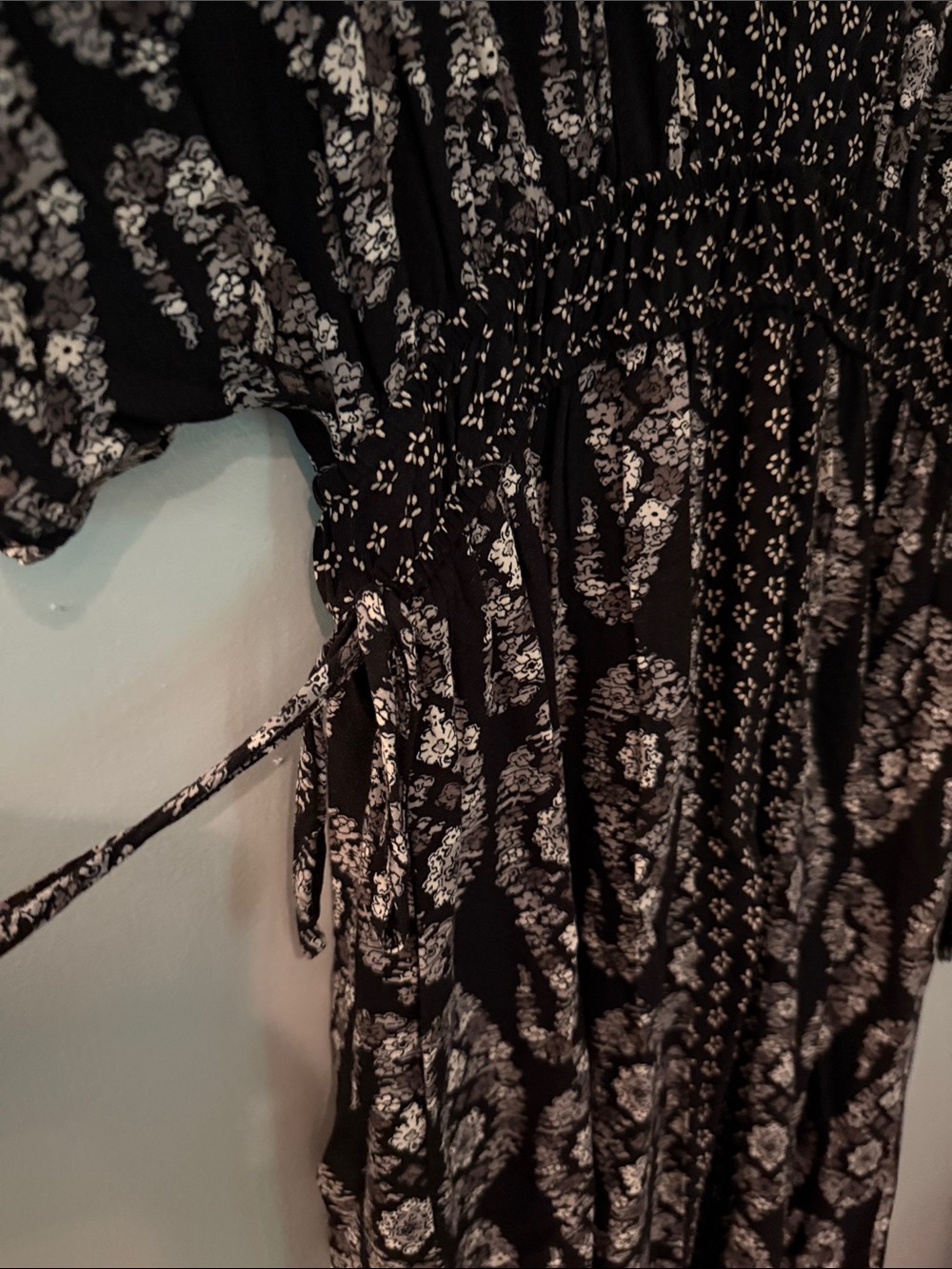 Knox Rose Black and White Printed Maxi Dress - Picture 4 of 5